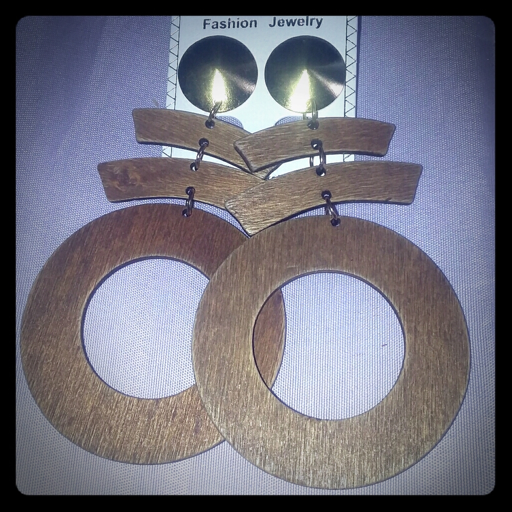 3/$15 NWT Brown Wooden Earrings